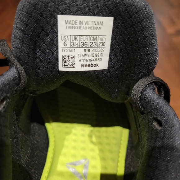 Reebok Astroride Sneaker - Picture 5 of 5